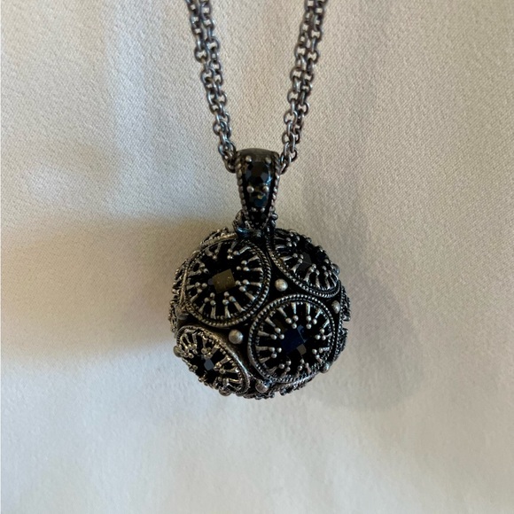 Round Pendant Necklace of Oxidized Silver and Black Onyx - Picture 10 of 16